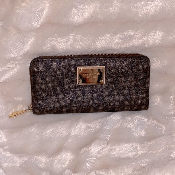 MICHAEL Michael Kors Handbags - Michael Kors Jet Set Logo Continental Wallet